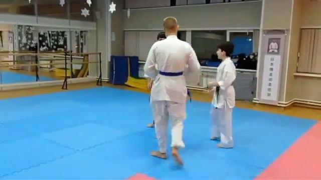 Как ребенку научится постоять за себя? Занятия по Само