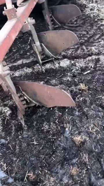 Плуг не хочет лезть в землю. смотреть онлайн