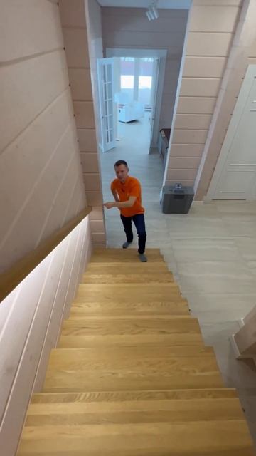 Интересная подсветка у лестницы👍🏻 #отделкадома #отд смотреть онлайн