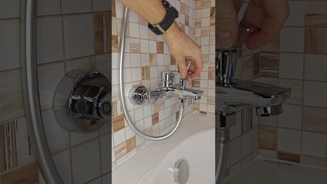 Качественный смеситель для ванны и душа SWEDBE Venado 1630 с д? смотреть онлайн