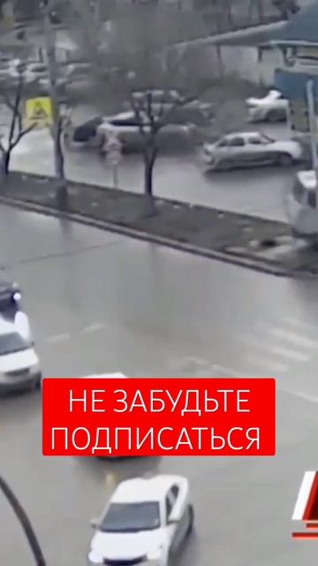 КАМАЗ БЕТОНОМЕШАЛКА БЕЗ ТОРМОЗОВ ПОМЧАЛСЯ ПО ТРОТУАР? смотреть онлайн