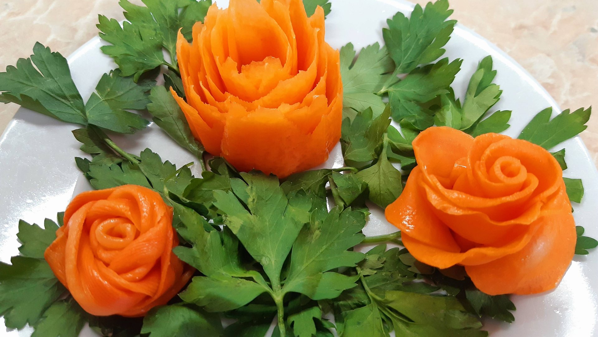 Розы из моркови. 3 СПОСОБА из сырой моркови смотреть онлайн