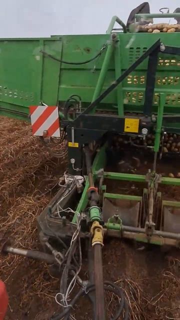 Копаем. моросит. Картоха в Крыму смотреть онлайн