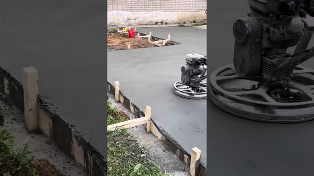 Финальный этап гладкий пол. Затирка бетона вертолетом