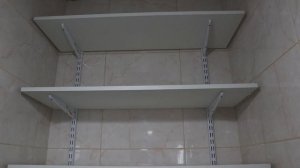 Бюджетные полочки за пять минут  своими руками.