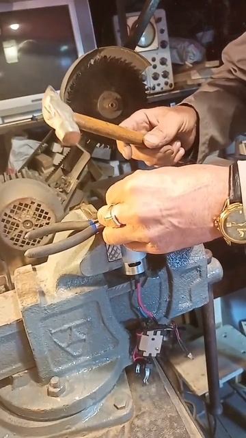 Как быстро и. просто снять шестерёнку с движка шурупов смотреть онлайн