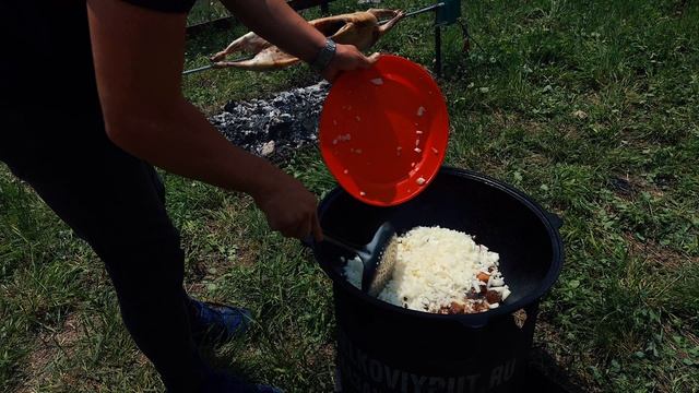 ЖАРЕНЫЕ БАРАНЫ ВСЕГДА ВКУСНЕЕ в ГОРАХ смотреть онлайн