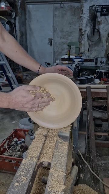 Блюдо из акации на токарном станке😇 #популярное смотреть онлайн