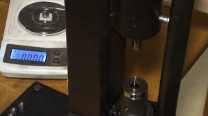 Станок для штамповки пулек к пневматическим игрушкам.