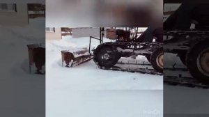 Минитрактор на гусеницах