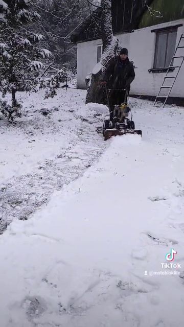 Мінімотоблок підгортач в роботі 💪 #культиватор #diy #мо смотреть онлайн