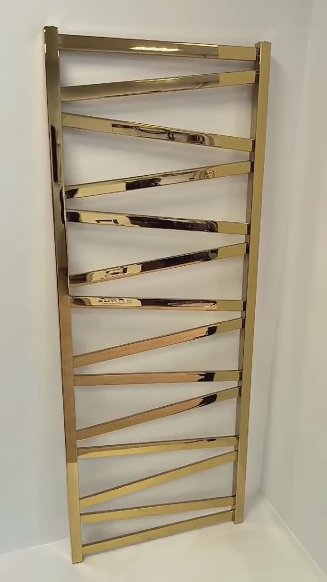 Полотенцесушитель водяной MADENA 500x1400 из нержавеющей стали в покрытии "золото".