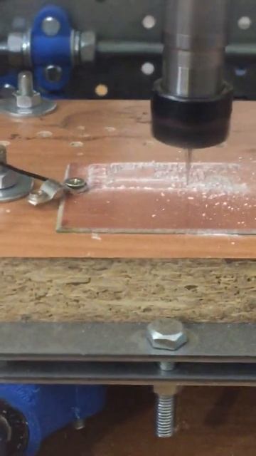 Вытачивание рисунка на печатной плате смотреть онлайн