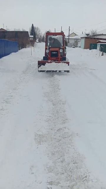 Трактор Уралец. смотреть онлайн