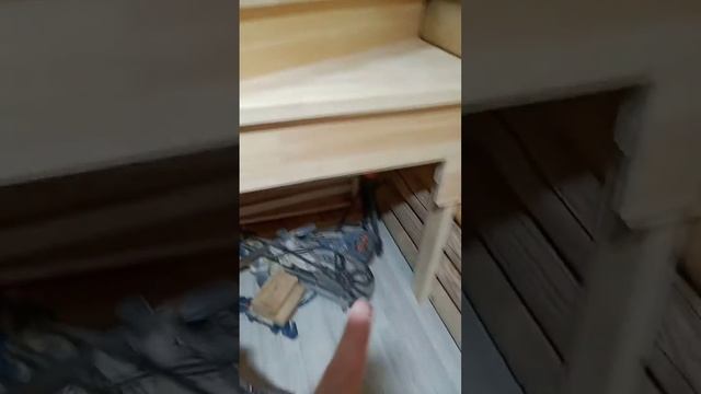 забег лестницы с поворотом на 180 в доме из бревна смотреть онлайн