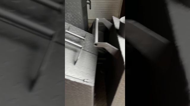 Своими руками сделали бочку для сжигания мусора. #свое смотреть онлайн