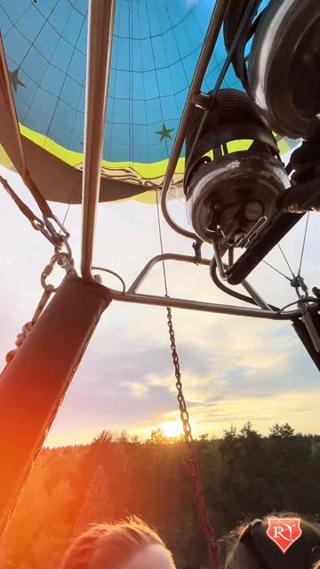 Полет на шаре #детскийлагерь #детскийотдых #летниекан смотреть онлайн