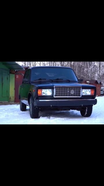 ваз 2107 в чёрном цвете на 13 болотках (канал Hustle Hard Sound)