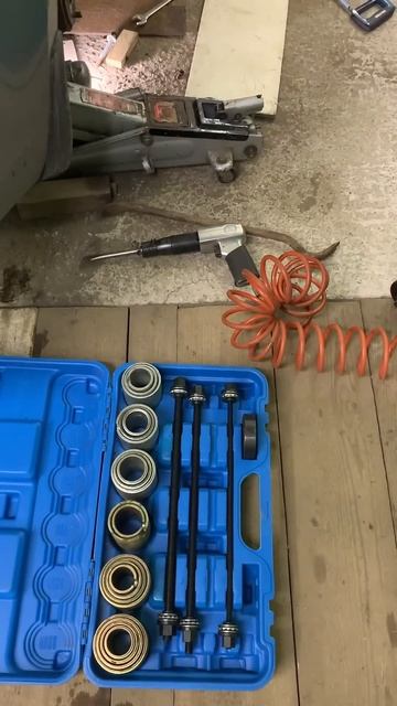 Сайлентблоки задней балки. #automobile #авто #auto #ремонтавто смотреть онлайн