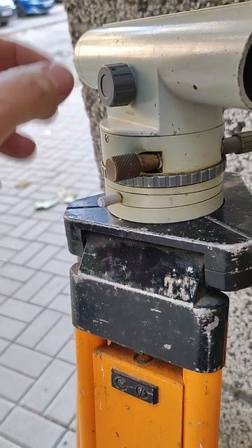 Нивелир бусола Carl Zeiss. Стойка и уред. смотреть онлайн