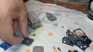Бензокоса давится и глохнет при нажатии  газа, причина