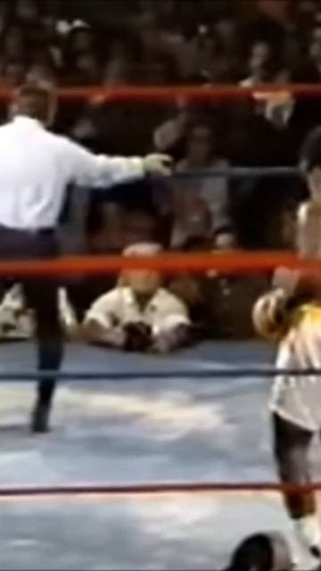 Джордж Форман нокаутировал Джо Фрейзера! смотреть онлайн