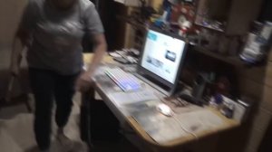 МАТЬ РАЗБИЛА МОЛОТКОМ КЛАВИАТУРУ С МЫШКОЙ ДОЧЕРИ В РЕ?