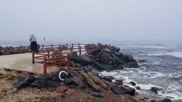 Одесса ⚓С моря на Одессу надвигается туман) #уЧерного?