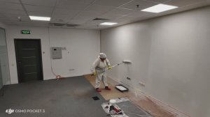 Перекраска стены с логотипом