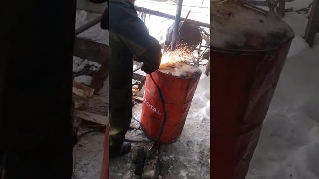 двухсот литровые бочки б/у , шикарное применение для к?