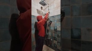 Монтаж штанги для душа.