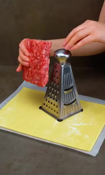 Никто не догадается, как вы его приготовили! Быстрая закуска с мясным фаршем смотреть онлайн