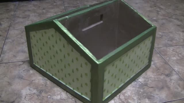 Коробка-сундучок с ручкаю .Креативный проект из картона. смотреть онлайн