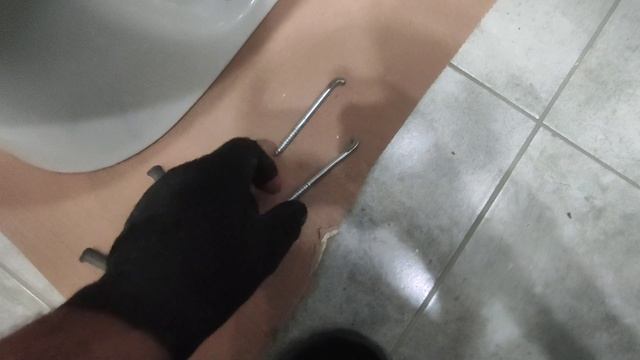 УСТАНОВКА САНТЕХНИКИ В ВАННОЙ своими руками после РЕМОНТА ванной комнаты ПАНЕЛЕЙ ПВХ. смотреть онлайн