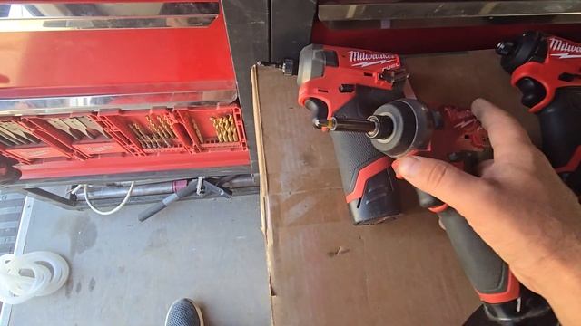 Винтоверт Milwaukee 3453-20 28 мая 2024 г. смотреть онлайн