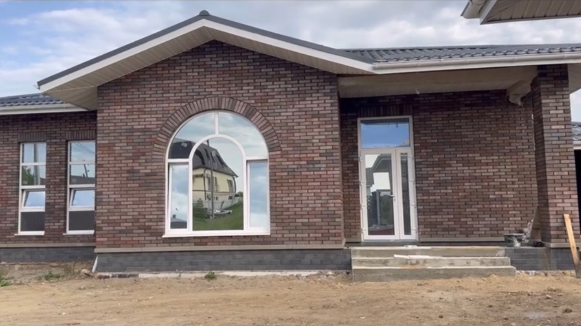 Строим дом в Витязево из кирпича. Обзор о проделанной работе смотреть онлайн