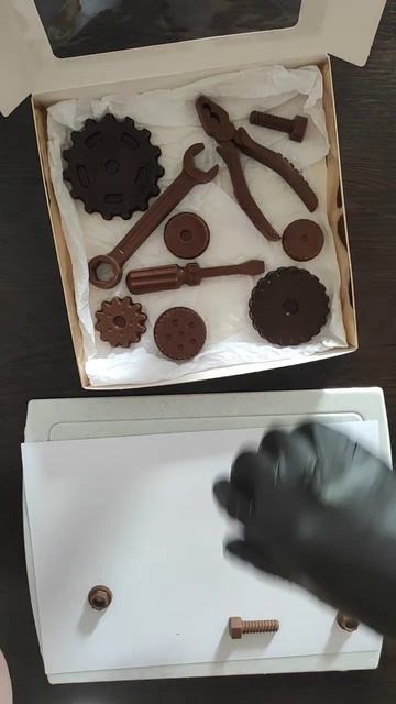 Собрали набор ключей и подшипников из шоколада смотреть онлайн