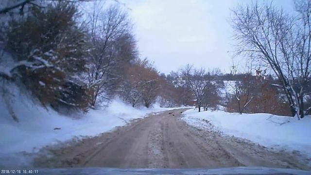 Не стесняясь вывалить на дороге в городе
