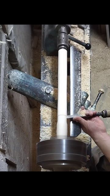 Работа на токарном станке завораживает, особенно когд смотреть онлайн