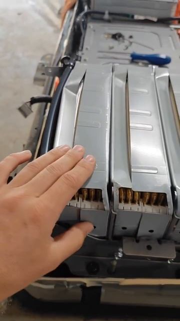 NISSAN LEAF vs CHAdeMO (Быстрая зарядка) 🤖 смотреть онлайн