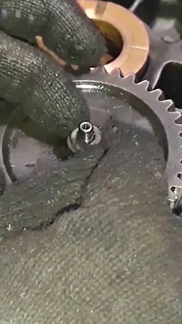 Как демонтировать маслонасос из крышки картера ДВС «М смотреть онлайн