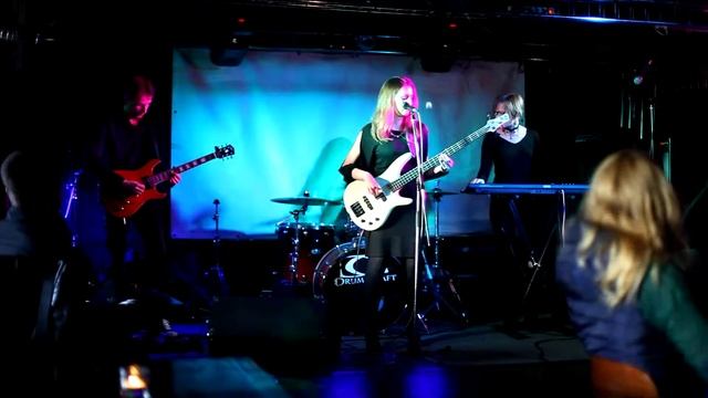 Emmett Braune - По ту сторону зонта смотреть онлайн