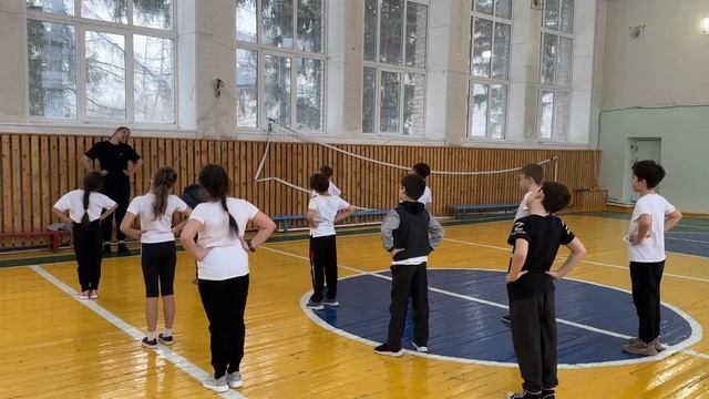 Физкультура. 2 класс. Прыжки на скакалке смотреть онлайн