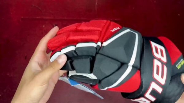 Хоккейные краги BAUER VAPOR HYPERLITE