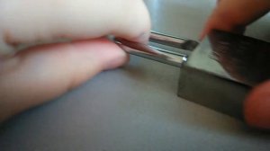 Как я взламываю замок отверткой