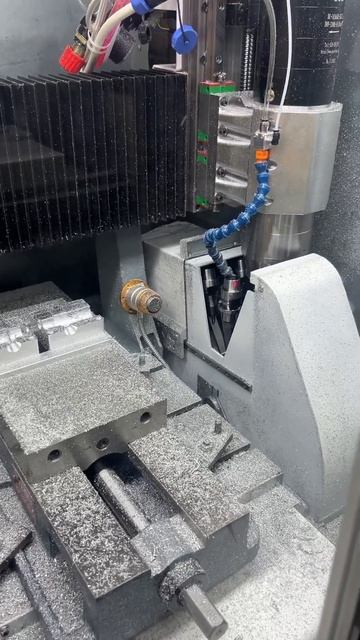 Открылся магазин - побежал смотреть #cnc #чпу смотреть онлайн