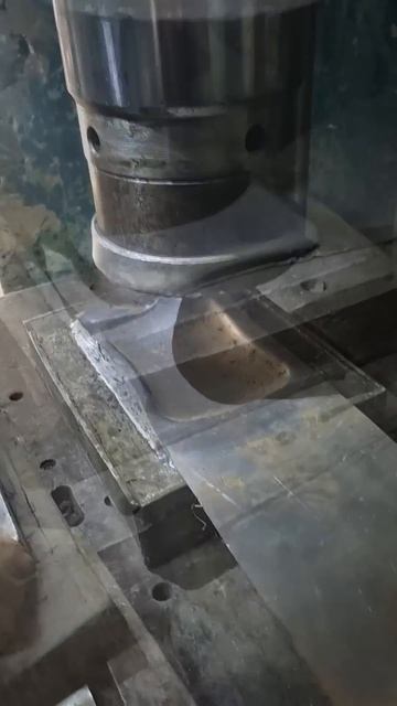 Заготовка совка. Пресс 80 тонн. смотреть онлайн