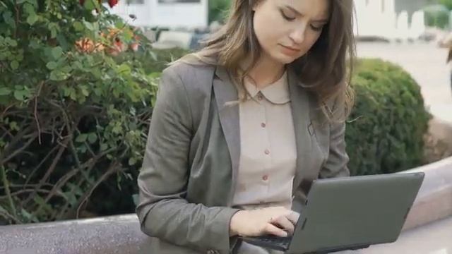 Traditional banking doesn’t work anymore There’s another option смотреть онлайн