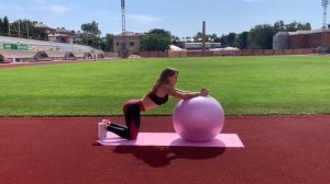 Мяч для фитнеса упражнения с фитболом