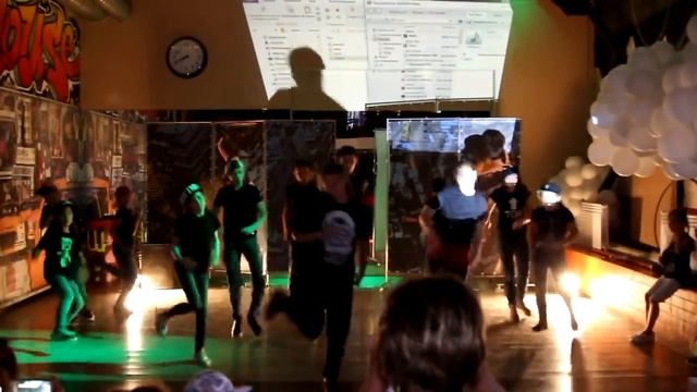 Старшая группа "Гоп-Хоп" | Шоу номер по Брэйку (04.08.2016) смотреть онлайн